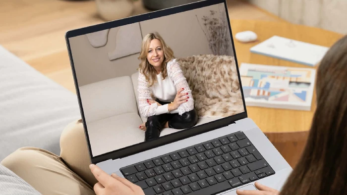 Mea laptopnál – AI-tréning